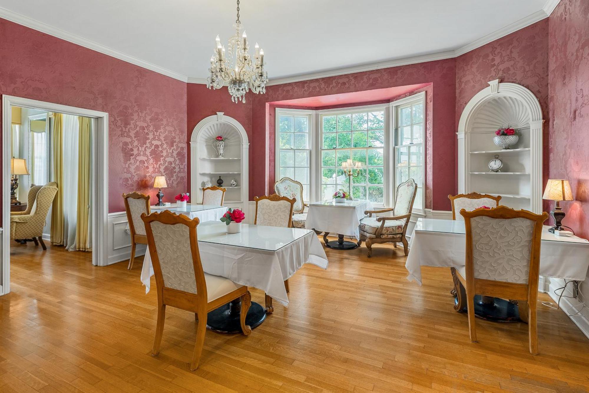 Beland Mansion-blue Jay Suite! Holiday home *