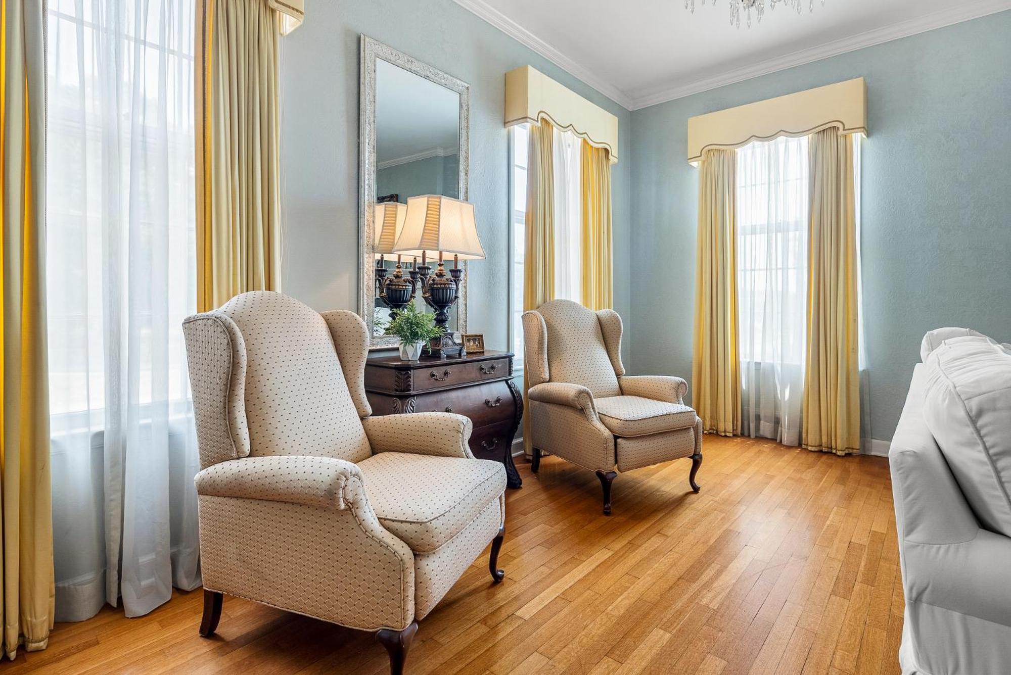 Beland Mansion-blue Jay Suite! * Fort Smith
