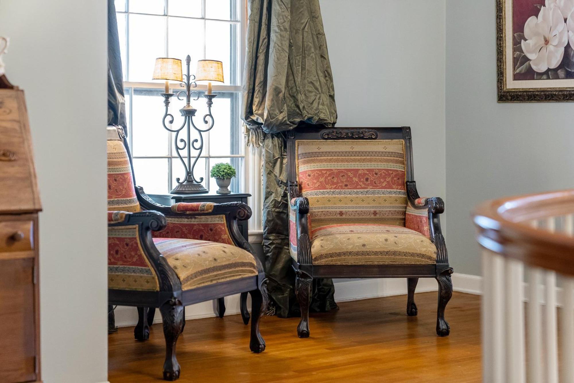 Beland Mansion-blue Jay Suite! *