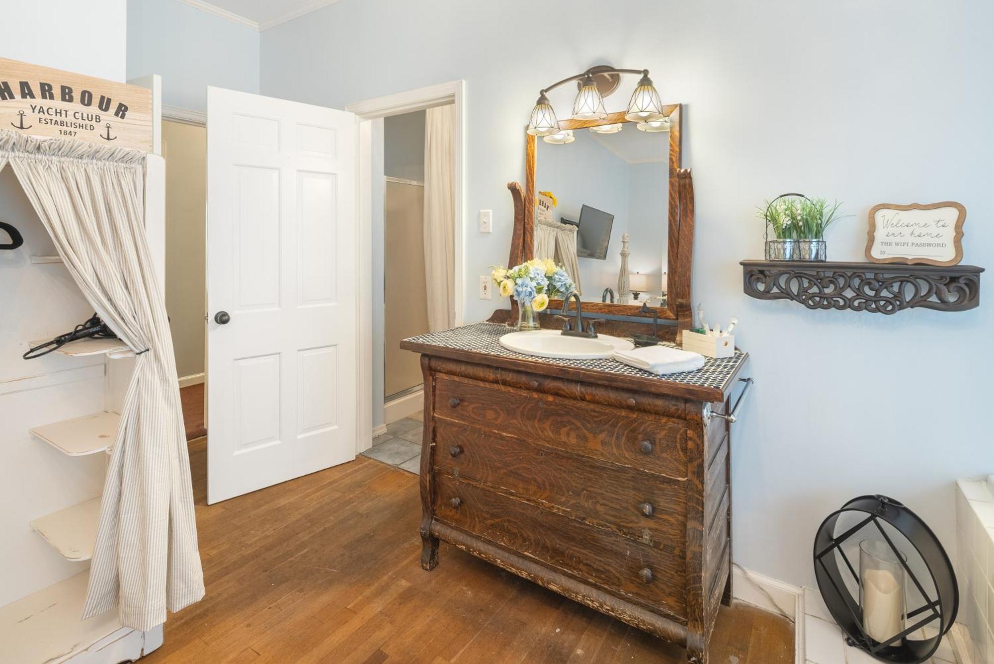 Beland Mansion-blue Jay Suite!